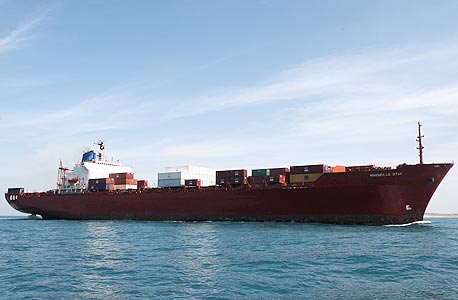 תוצאת תמונה עבור שטים בספינה לא אמיתי