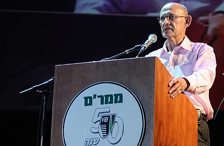 בוקשפן נואם בכנס ממר"ם. מההתחלה היחידה נחשבה יוקרתית בוקשפן נואם בכנס ממר"ם. מההתחלה היחידה נחשבה יוקרתית