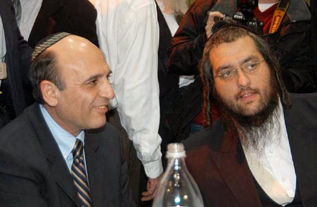 לייבוביץ' עם שאול מופז בבר מצווה לבנו לייבוביץ' עם שאול מופז בבר מצווה לבנו