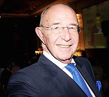 תקציר מנהלים: אלכס גלעדי