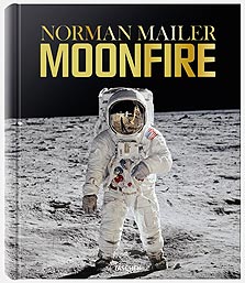 ספר המוקדש לנחיתה על הירח. 12 עותקים שכללו אבן מהירח נמכרו ב-110 אלף דולר