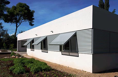 בית בכפר יהושע בתכנון רונית ברקול ולוסיאנו סנטנדראו בית בכפר יהושע בתכנון רונית ברקול ולוסיאנו סנטנדראו