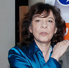 פרופ' רחל אלתרמן, הטכניון: "הפינוי־בינוי הישראלי מאוזן מאוד. בבריטניה, בארה"ב ובסין פינו בבולדוזרים: מכסחים אזור שלם, ובמקרה הטוב האוכלוסייה מתפזרת; במקרה הרע נותנים להם דיור ציבורי, ואז נוצרות שכונות עוני ופשע" פרופ' רחל אלתרמן, הטכניון: "הפינוי־בינוי הישראלי מאוזן מאוד. בבריטניה, בארה"ב ובסין פינו בבולדוזרים: מכסחים אזור שלם, ובמקרה הטוב האוכלוסייה מתפזרת; במקרה הרע נותנים להם דיור ציבורי, ואז נוצרות שכונות עוני ופשע"