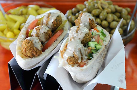 לולי, קריית טבעון. מנה: 11 שקל לולי, קריית טבעון. מנה: 11 שקל