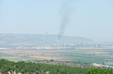 בעקבות חריגה בזיהום האוויר: שימוע למפעל כרמל אולפינים בחיפה
