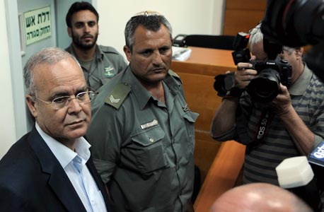 יעקב אפרתי בעת הארכת מעצרו בשבוע שעבר יעקב אפרתי בעת הארכת מעצרו בשבוע שעבר