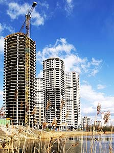 בנייה באוקראינה. ניכרת מגמת עצירה בנייה באוקראינה. ניכרת מגמת עצירה