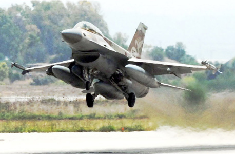 גורמים רשמיים: ישראל תקפה משלוח טילי SA-17