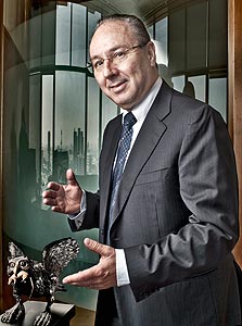 שאול לוטן. "אנחנו חברה זהירה" שאול לוטן. "אנחנו חברה זהירה"