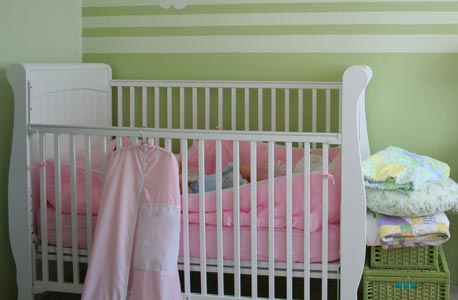 מיטת תינוק, צילום: shutterstock