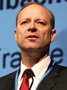 כריס ויינבכר. "הבולדוזר של התעשייה" כריס ויינבכר. "הבולדוזר של התעשייה"