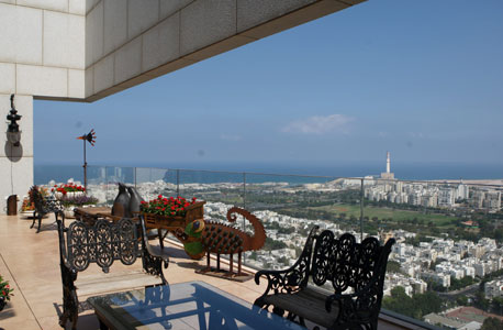 הנוף ממרפסת הבית הנוף ממרפסת הבית