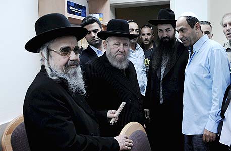 התקנת מזוזה בסניף ר"ג. רוצה עוד 30 סניפים כבר השנה התקנת מזוזה בסניף ר"ג. רוצה עוד 30 סניפים כבר השנה