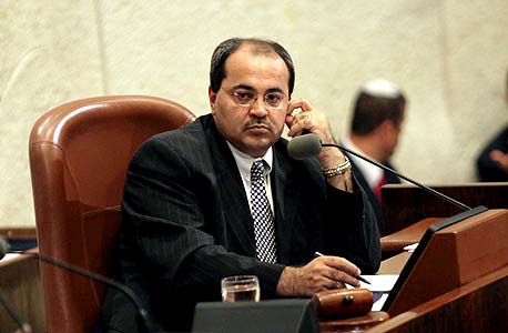 ח"כ אחמד טיבי: "ההחלטה לאסור את יבוא האייפד פוגעת בזכות הקניין"