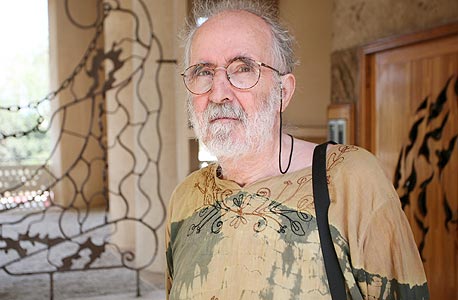 ליאון גנייבה: "שדרות רוטשילד היו פעם יפות, אבל לצד שימור המבנים הוסיפו מגדלים, וזו קטסטרופה שהרסה את מרכז העיר" ליאון גנייבה: "שדרות רוטשילד היו פעם יפות, אבל לצד שימור המבנים הוסיפו מגדלים, וזו קטסטרופה שהרסה את מרכז העיר"