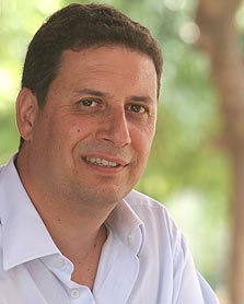 yes ו־HOT נערכות לקרב מול שירות הטלוויזיה החינמית