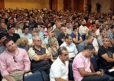 אסיפת גבעות עולם, השבוע. משקיעים משולהבים אסיפת גבעות עולם, השבוע. משקיעים משולהבים