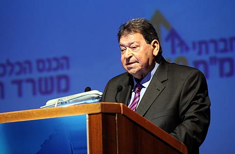 פואד בן אליעזר ב-2010, כאשר שימש כשר התמ"ת