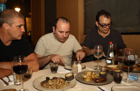 שרקוטרי. באנווארט: אהב במיוחד את הפרשוטו אווז שרקוטרי. באנווארט: אהב במיוחד את הפרשוטו אווז