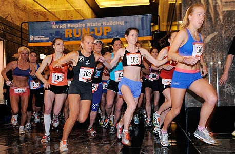 Empire State Building Run Up, ארה"ב. מסלול: 86 קומות, 1,576 מדרגות Empire State Building Run Up, ארה"ב. מסלול: 86 קומות, 1,576 מדרגות