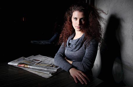 רינת מוריה, בת 26, ילידת חולון. זמרת בבית האופרה שטאטסאופר שמנהלו האמנותי הוא דניאל בארנבוים רינת מוריה, בת 26, ילידת חולון. זמרת בבית האופרה שטאטסאופר שמנהלו האמנותי הוא דניאל בארנבוים