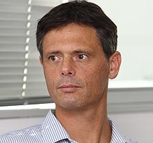 לא פוסל את הסינים, אבל נמצא בדעת מיעוט. אלון עירוני לא פוסל את הסינים, אבל נמצא בדעת מיעוט. אלון עירוני