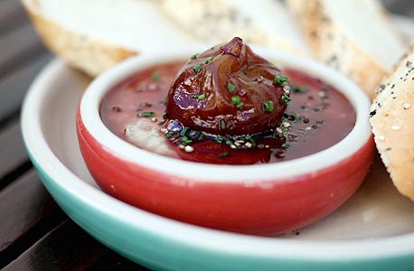 ללקק את הקערה