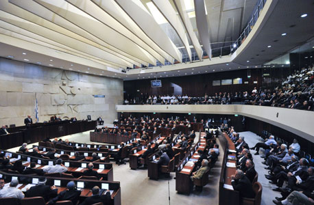 המאבק החברתי עובר משדרות רוטשילד למסדרונות הכנסת המאבק החברתי עובר משדרות רוטשילד למסדרונות הכנסת