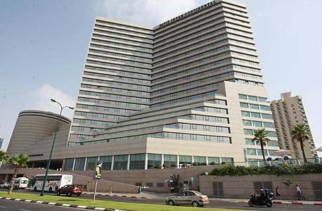 משרד הבריאות התנגד אבל הבריכה ב"דיוויד אינטרקונטיננטל" תפעל כרגיל
