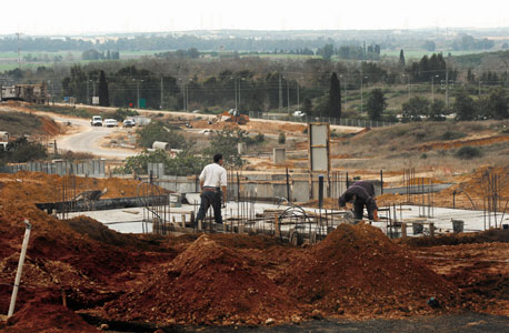 הבנייה ביישוב אירוס הבנייה ביישוב אירוס