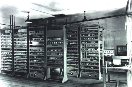 ה-EDSAC. עזר לגלות את ה-DNA ה-EDSAC. עזר לגלות את ה-DNA
