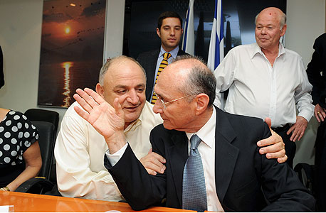 תשובה עם לנדאו במסיבת עיתונאים, 7.6.2010 תשובה עם לנדאו במסיבת עיתונאים, 7.6.2010
