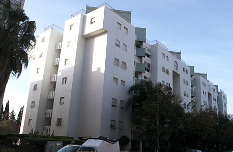בניין בגבעתיים בניין בגבעתיים