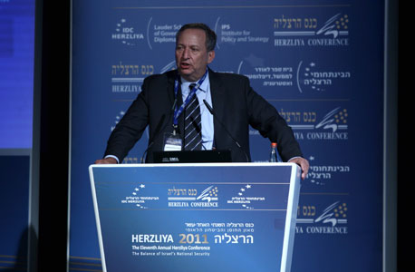 לארי סאמרס בנאומו הערב לארי סאמרס בנאומו הערב