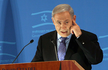 "הוא בסיטואציה לא קלה. לאובמה אין שום קשר רגשי למדינת ישראל" "הוא בסיטואציה לא קלה. לאובמה אין שום קשר רגשי למדינת ישראל"
