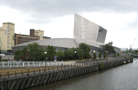 Imperial War Museum, מנצ'סטר. מה לראות: תערוכה בנושא מלחמה ימית Imperial War Museum, מנצ'סטר. מה לראות: תערוכה בנושא מלחמה ימית