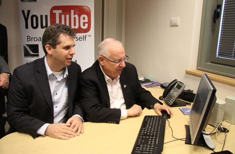רובי ריבלין לומד להשתמש ביוטיוב, צילום: ישראל הררי