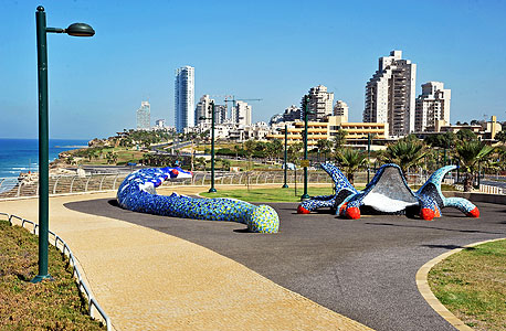 הטיילת בנתניה. עד שנת 2035 יתווספו 7,000 חדרי מלון לעיר הטיילת בנתניה. עד שנת 2035 יתווספו 7,000 חדרי מלון לעיר