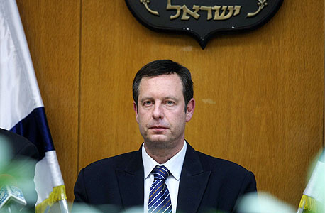 המוסדיים אישרו תוספת שכר לאופיר פינס