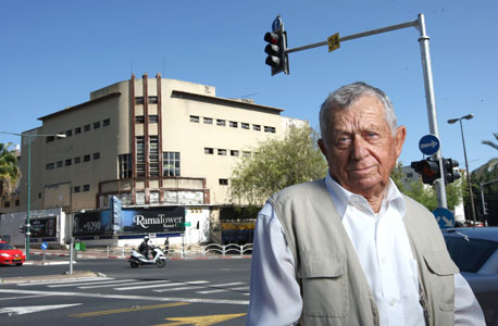 טוביה מילנר וקולנוע רמה. סגור כבר 30 שנה טוביה מילנר וקולנוע רמה. סגור כבר 30 שנה