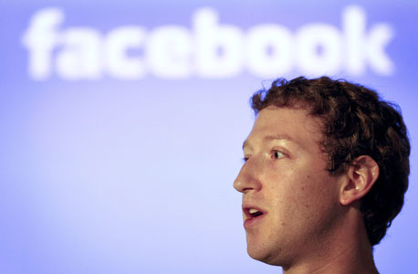 ניתוח &quot;כלכליסט&quot;: פייסבוק מגיעה ל-700 מיליון חברים, אבל הצעירים בורחים לה