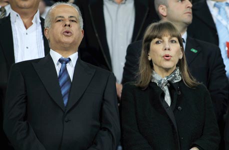אבי לוזון ולימור לבנת. שינוי בחוק הספורט עשוי להביא לכניסה של גורמים חיוביים יותר לכדורגל הישראלי אבי לוזון ולימור לבנת. שינוי בחוק הספורט עשוי להביא לכניסה של גורמים חיוביים יותר לכדורגל הישראלי