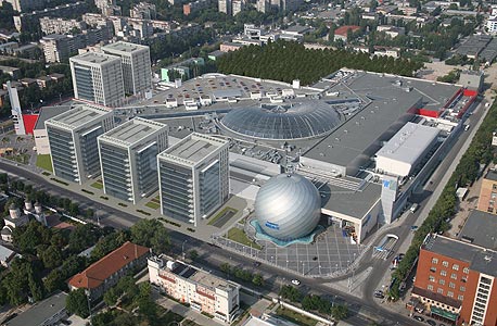 אפי מתניעה פארק תעשייה ענק בבוקרשט, אך בוגרי מזרח אירופה סקפטיים