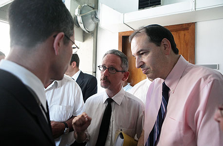 שלמה נס, נאמן אגרקסקו (מימין), ועו"ד ליאב וינבאום, נציג המדינה, אתמול בבית המשפט שלמה נס, נאמן אגרקסקו (מימין), ועו"ד ליאב וינבאום, נציג המדינה, אתמול בבית המשפט