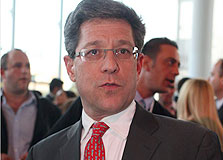 רון לובש רון לובש