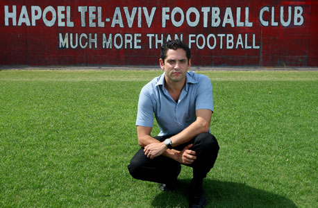ניר ענבר, מנכ"ל הפועל תל אביב: "מועדון חייב לייצר קשר וזהות חזקים יותר, המטרה היא שספונסרים יפסיקו להתחלף פה כל שנה" ניר ענבר, מנכ"ל הפועל תל אביב: "מועדון חייב לייצר קשר וזהות חזקים יותר, המטרה היא שספונסרים יפסיקו להתחלף פה כל שנה"