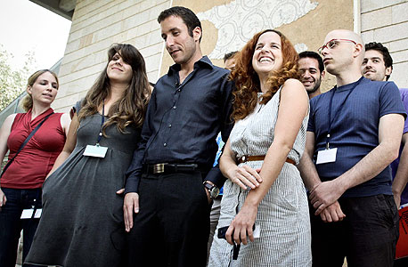 המחאה החברתית: רגב קונטס (מימין), סתיו שפיר, דפני ליף ואיציק שמולי (ארכיון) המחאה החברתית: רגב קונטס (מימין), סתיו שפיר, דפני ליף ואיציק שמולי (ארכיון)