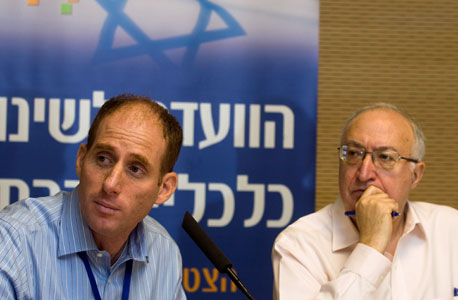 גרליץ (משמאל). "הערבים לא מרגישים חלק מהחגיגה" גרליץ (משמאל). "הערבים לא מרגישים חלק מהחגיגה"