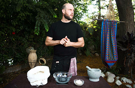 אורי מאיר-צ'יזיק. "יש מי שאומרים כי המחמצת מאמצת עם הזמן את האופי של בעליה" אורי מאיר-צ'יזיק. "יש מי שאומרים כי המחמצת מאמצת עם הזמן את האופי של בעליה"