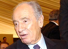 הנשיא שמעון פרס. אוזן קשבת לאנשי העסקים הנשיא שמעון פרס. אוזן קשבת לאנשי העסקים